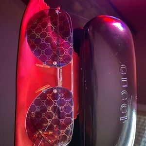 Authentic unisex Gucci sunglasses